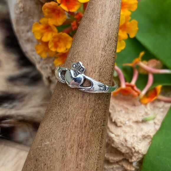 Sterling Silver Claddagh Toe Ring Midi Ring - Picture 3 of 4